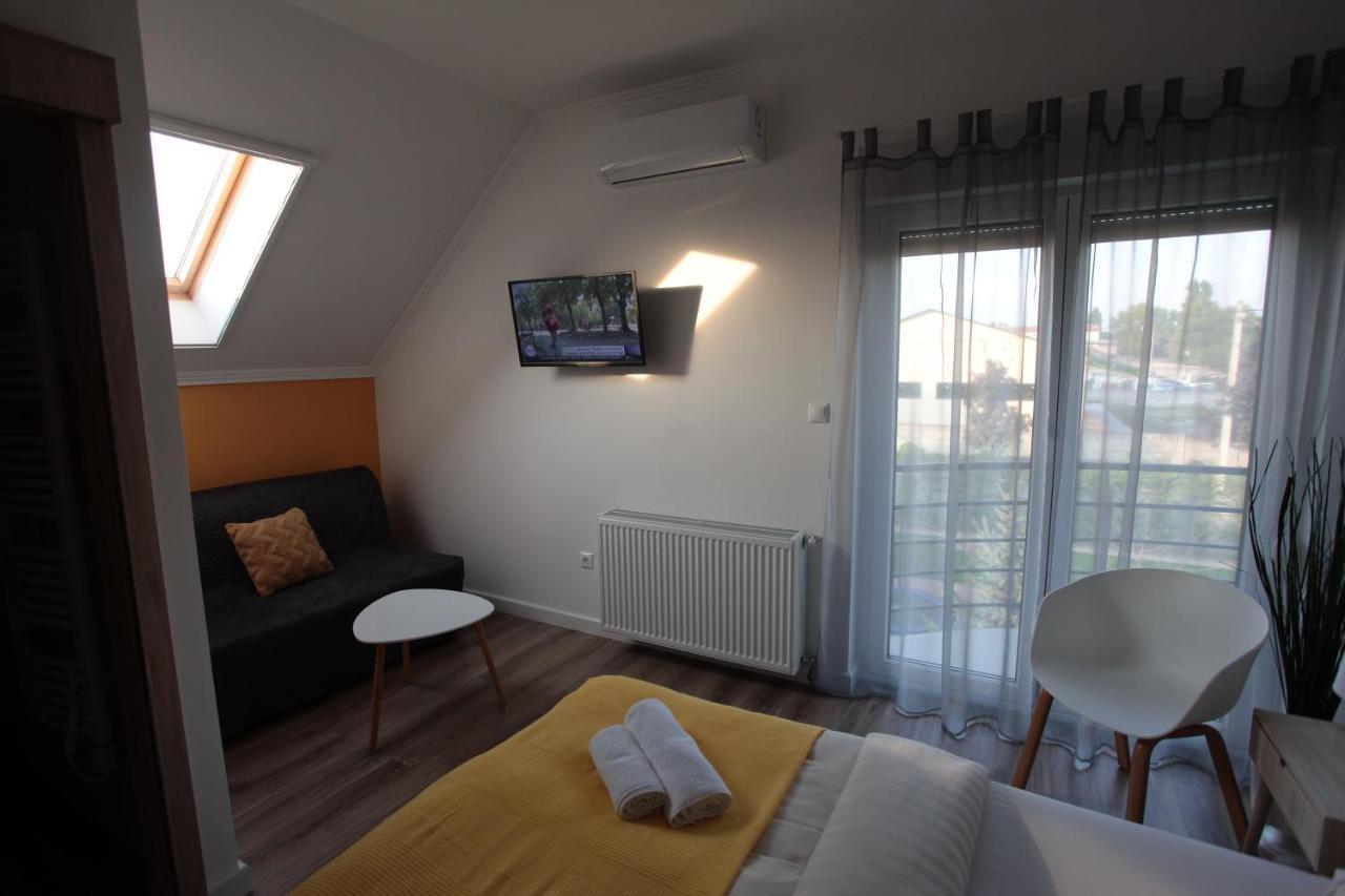Bed and Breakfast Airport Almaskert Panzio à Vecsés Extérieur photo