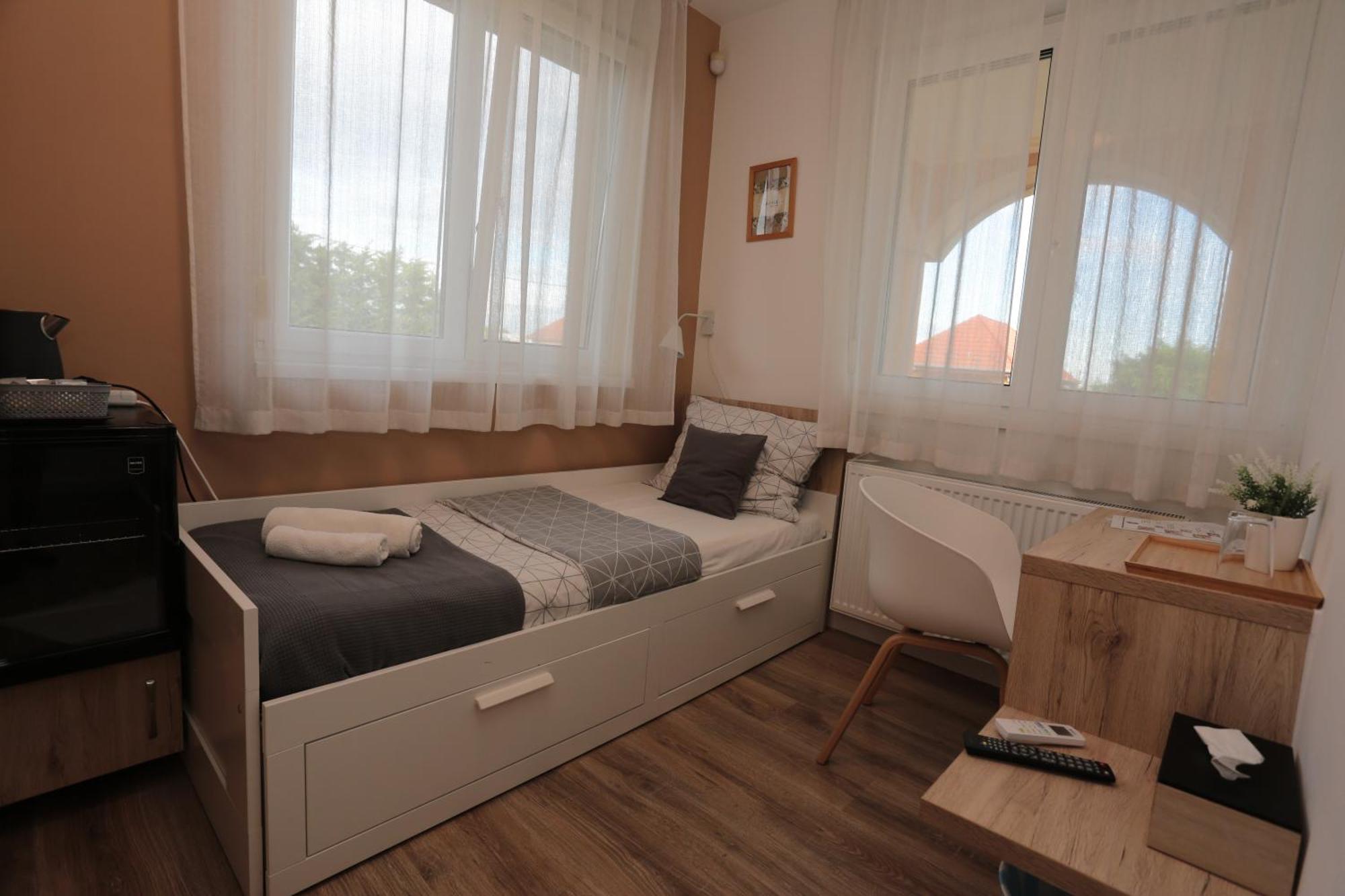 Bed and Breakfast Airport Almaskert Panzio à Vecsés Extérieur photo